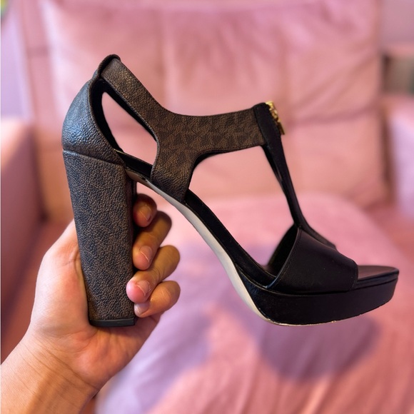 Michael Kors platform heels - Picture 5 of 10